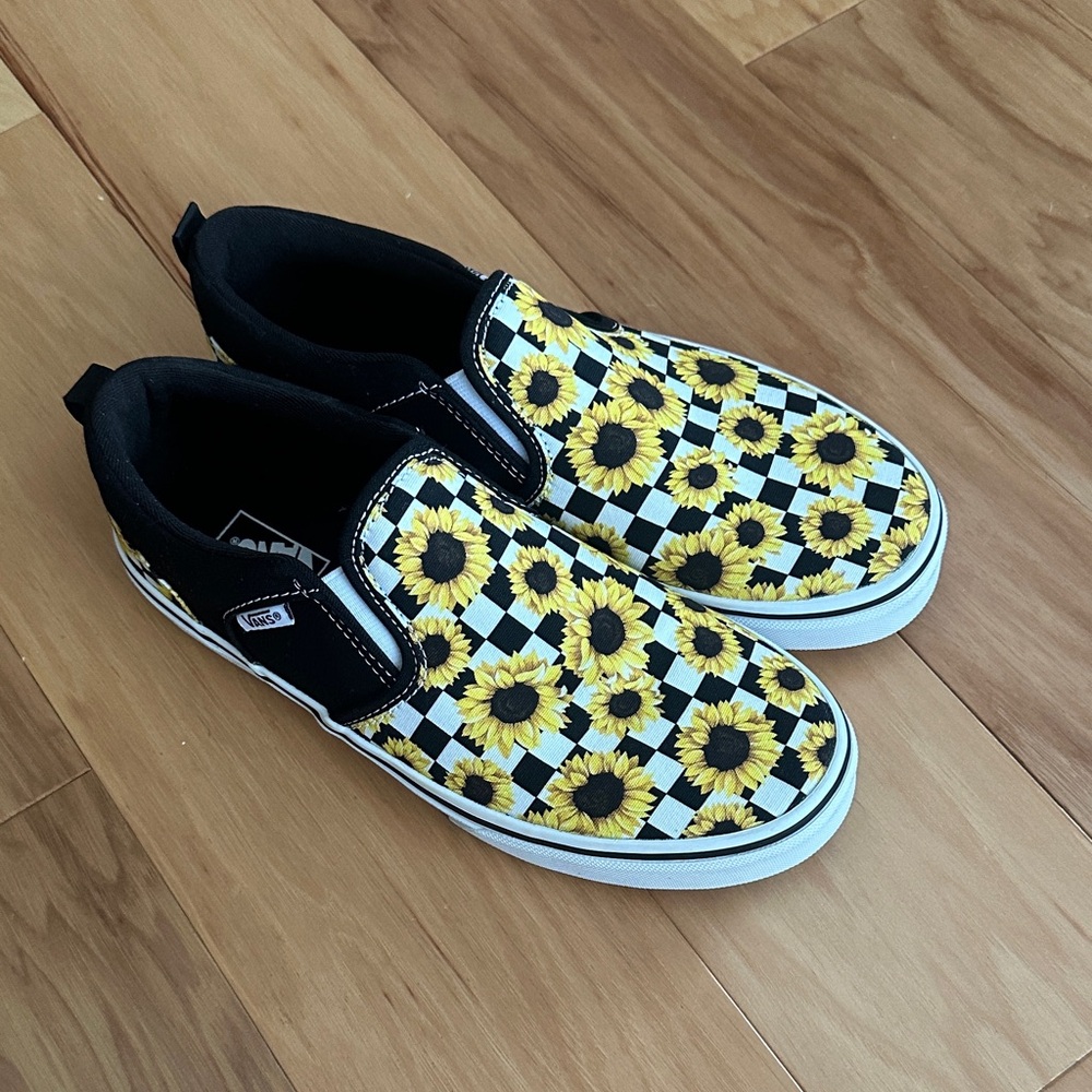 NWOT Vans Asher Women size 6